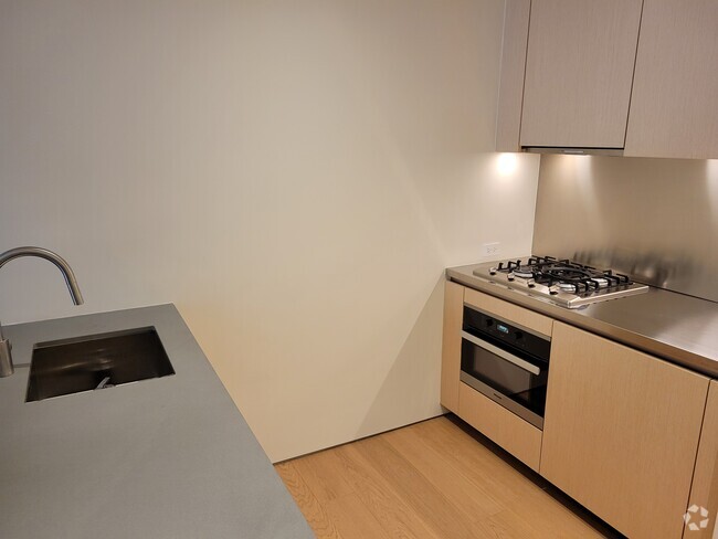 Building Photo - 251 W 14th St Unit 4C Rental