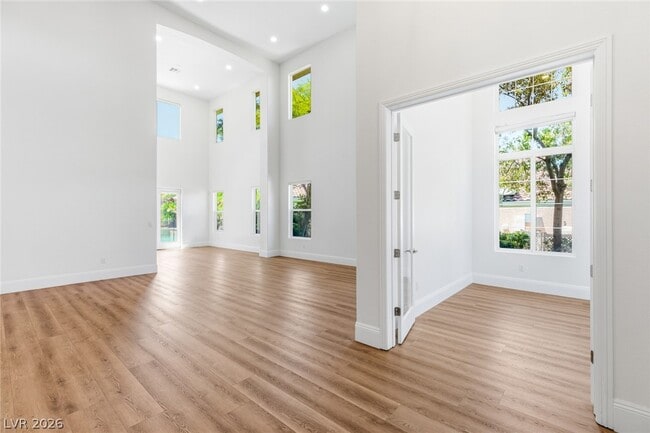 Photo - 2981 Hammerwood Dr