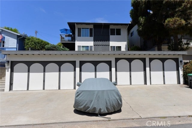 218 W Escalones B