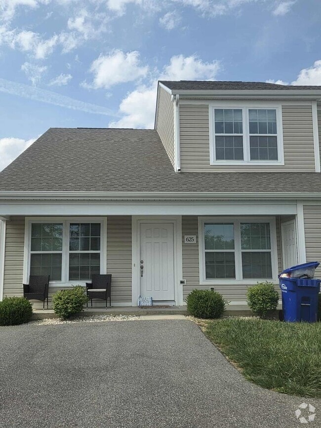 Building Photo - 625 Pin Oak Dr NW Rental