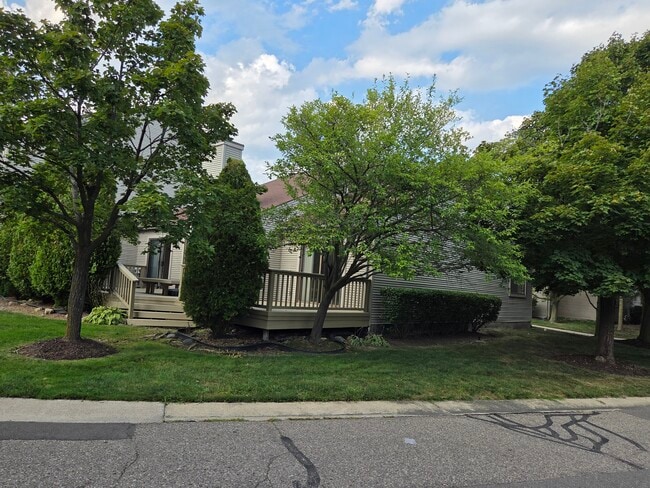 Building Photo - 649 Glasgow Ct Unit 1 Rental