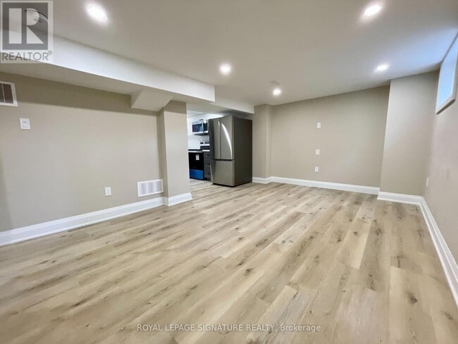 Photo - 282 E 18th St