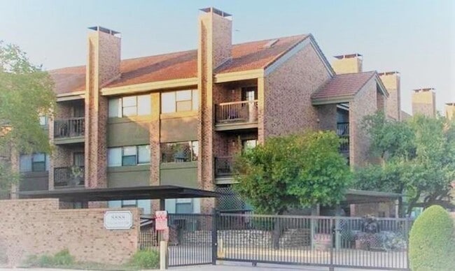 Building Photo - 8888 Tallwood Dr Unit 3301 Rental