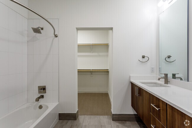 2BR, 2BA - C1