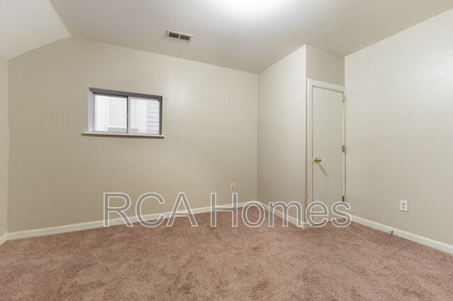 Photo - 704 Sanders St