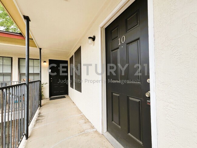 Photo - Spacious 2/1.5 in Denton Ready For Move-In! Unit 10