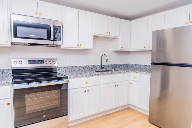 Photo - 103 Cresap Rd Unidad Apt #D
