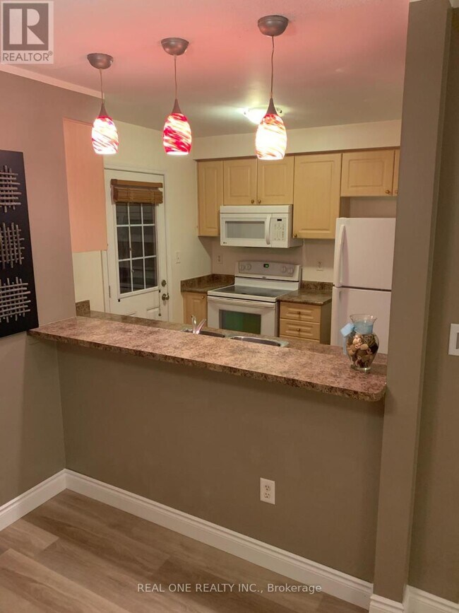 Photo - 3036 Dewridge Ave