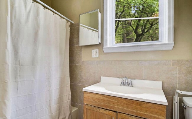 Photo - 4002 Fernhill Ave