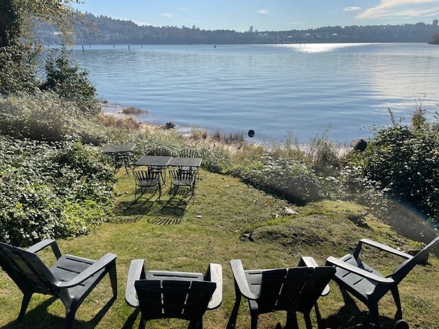 Photo - 2883 Dollarton Hwy