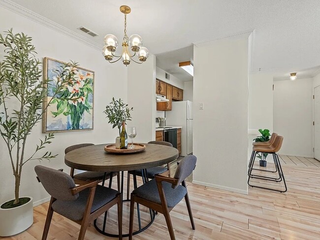505 Oppenheimer Dr Unit 30