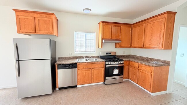 Photo - 381 S 37th St