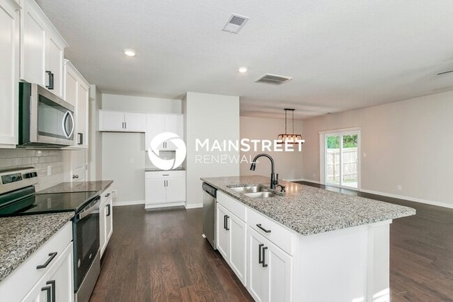 4 Bedroom Pet-Friendly Home in Clinton, TN with Main Street Renewal