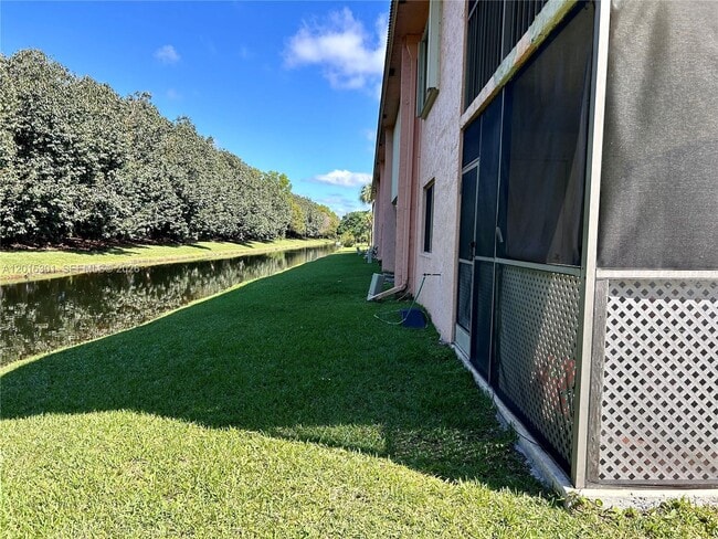 Photo - 215 Lakeview Dr Unit 101