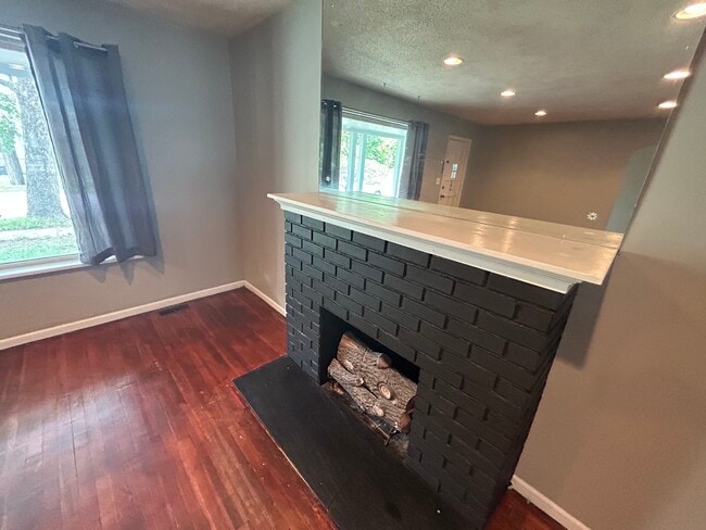 Photo - 5420 E 1st St N