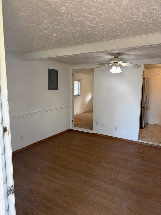 Photo - 209 Strawberry Ln