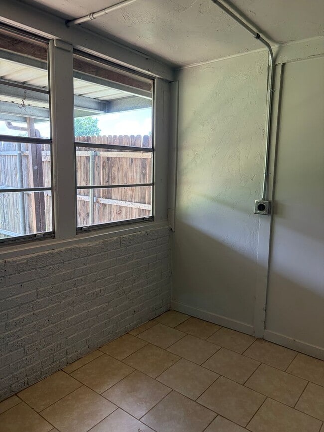 Photo - Nice size 2 bedroom for rent