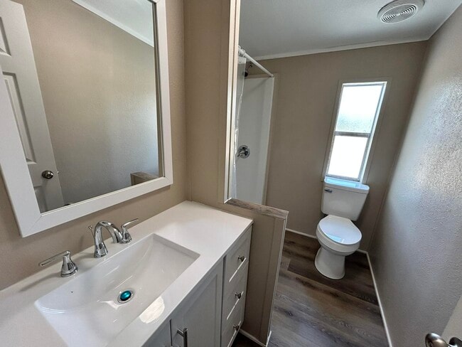 Photo - 1370 Suzanne Cir