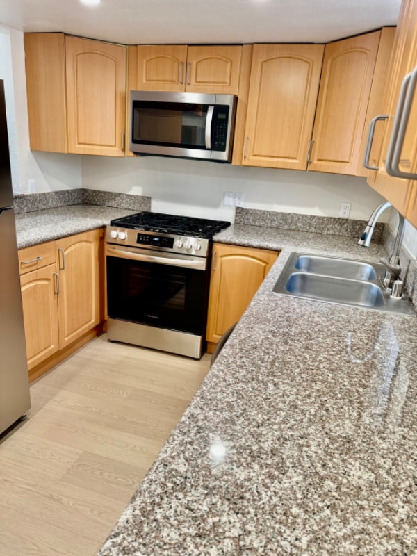 11741 Gilmore St Unit 128