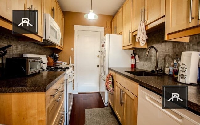 Building Photo - 1 bedroom in Brighton MA 02135 Unit 65 COPY Rental