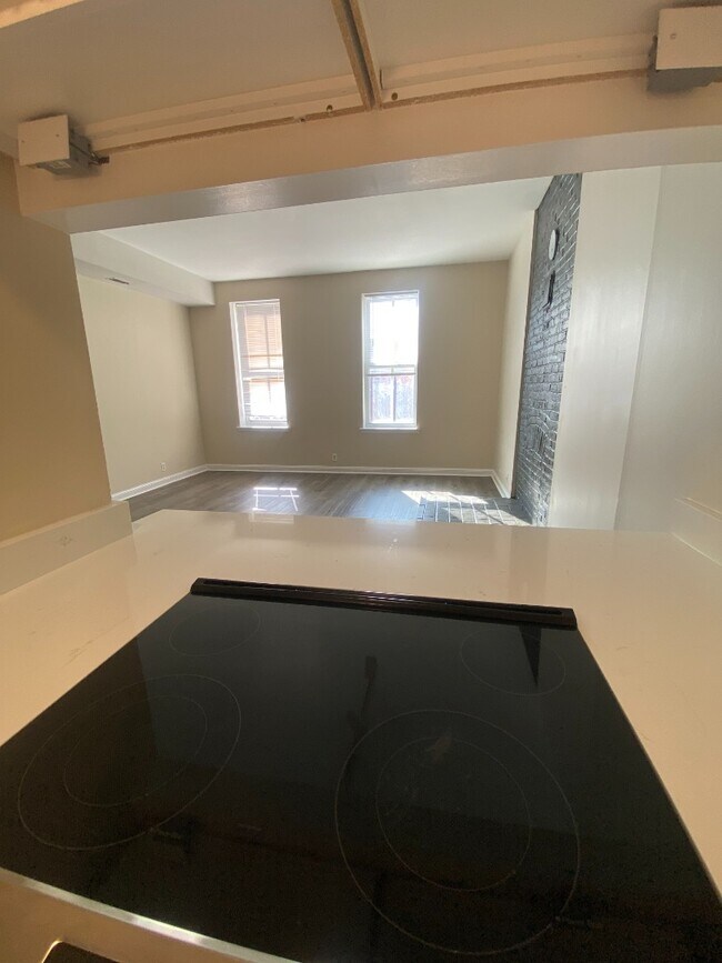 Photo - 911-A Geyer Unit 911-A