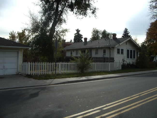 Photo - 3196 Ames St