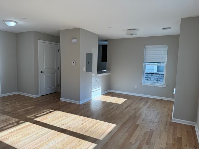 Photo - 314 Bridgeport Ave Unit 201