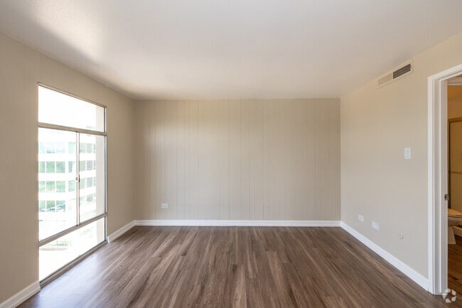 1BR, 1BA + Study - 1387SF - Den