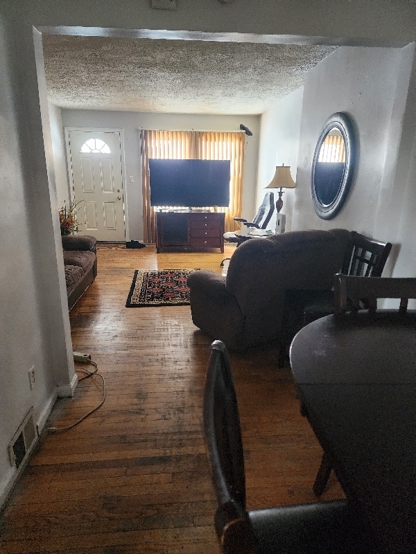 Photo - 18748 W Chicago