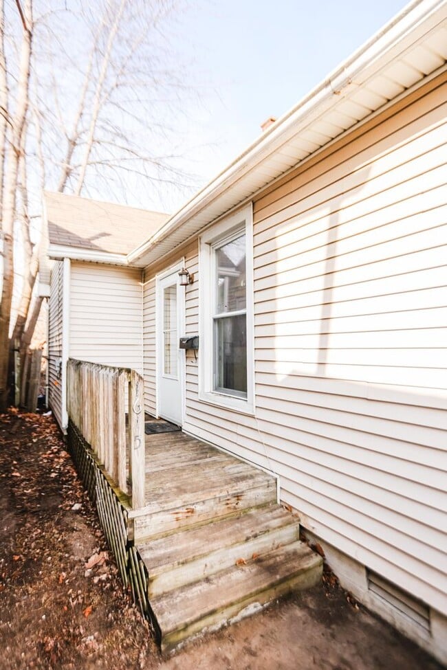 Photo - Well maintaned and clean two bedroom home ...