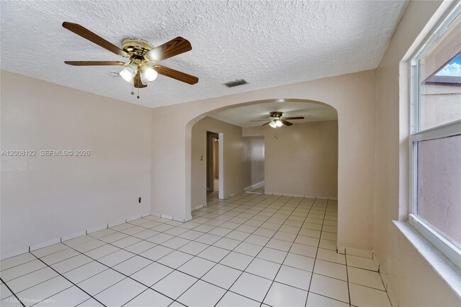 Photo - 166 E 17th St