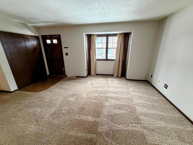 Photo - 6022 Applecrest Ct