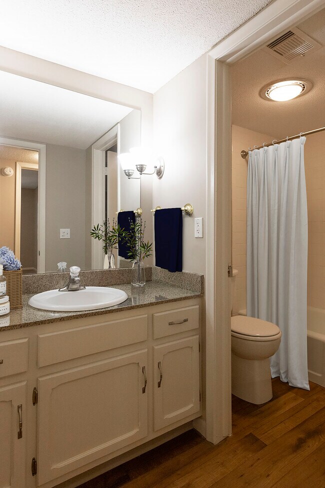 Four Seasons Apartments
