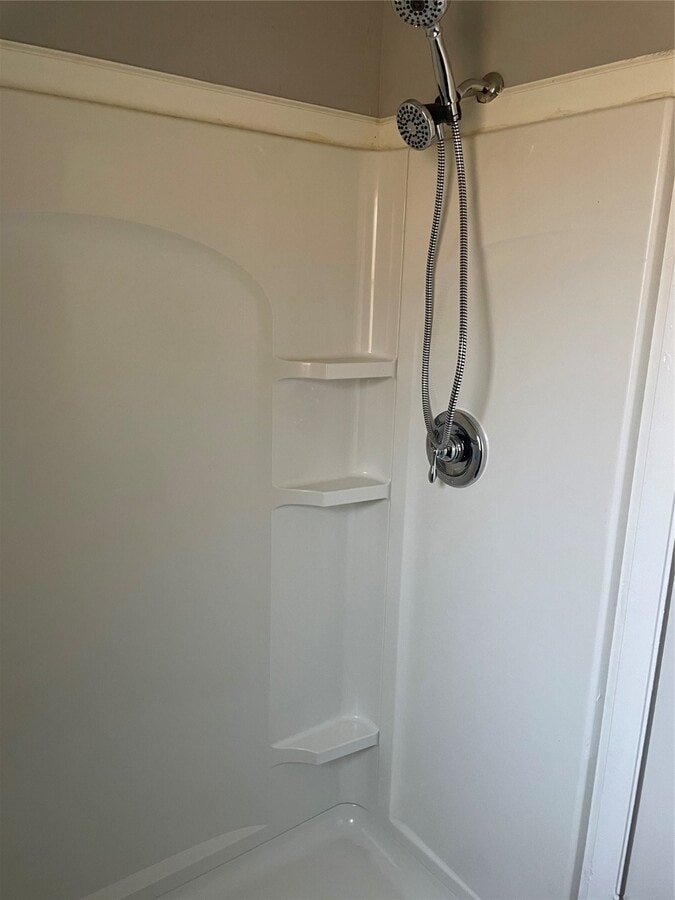 Photo - 614 Meadowglen Dr