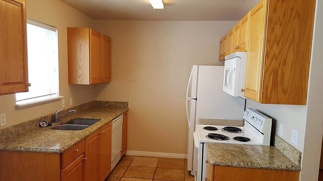 Photo - BRENTWOOD CONDO 2 Bed 1 Bath Unit 503