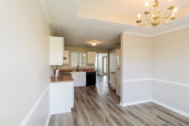 Photo - 1810 Midcourt Way