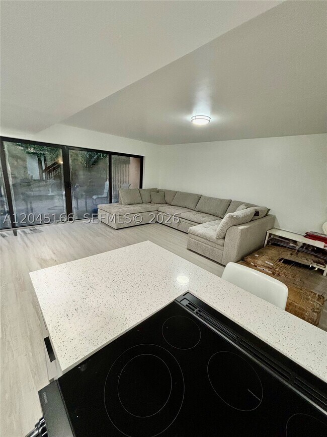 8010 NW 27th St