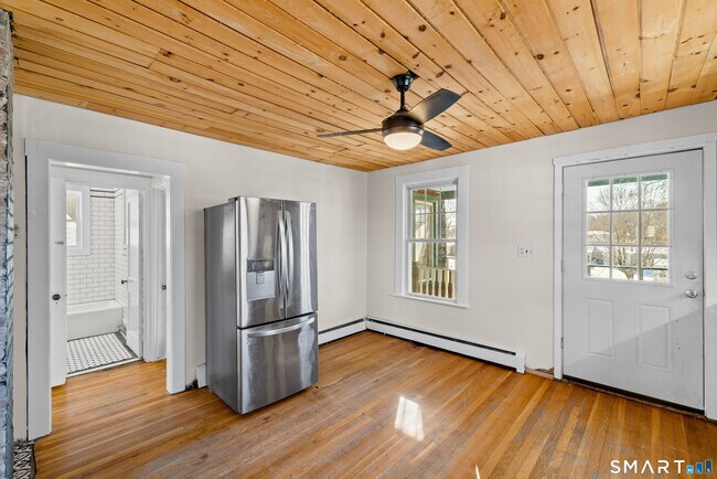 Photo - 95 Ashland St