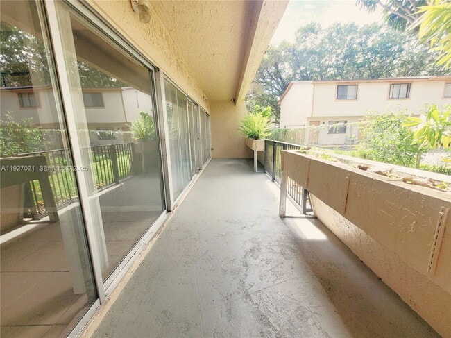 Photo - 400 NE 18th Ave