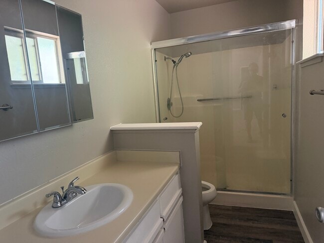 Photo - 807 Emperor Dr