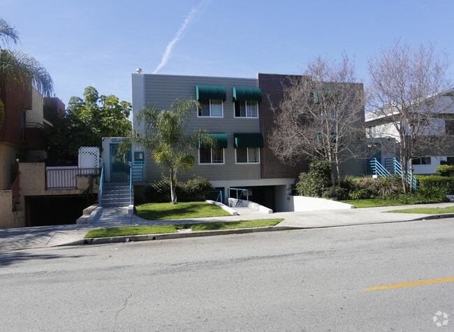 319 Concord St