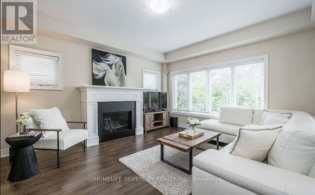 Photo - 194 Eaglecrest St