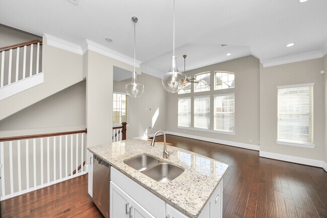 Photo - 8306 Hillendahl Blvd