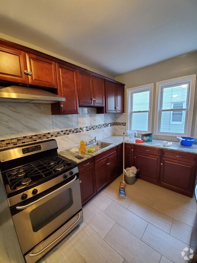Building Photo - 124 E 32nd St Unit 1 Rental