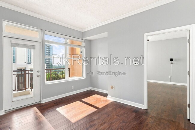 Building Photo - 1101 Juniper St NE Unit 728 728