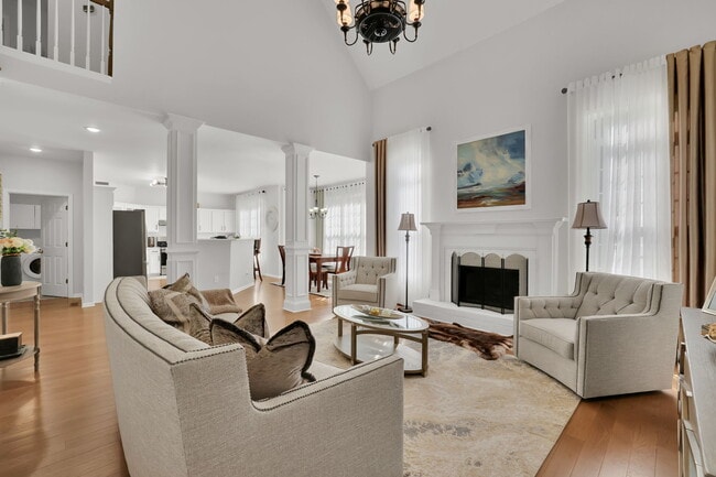 Photo - 520 Ruby Forest Pky