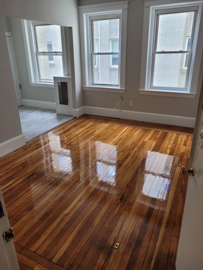 Photo - 165 Winthrop Rd