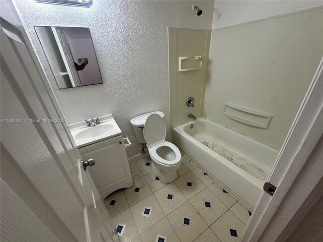 Photo - 300 SW 4th Ct Unidad 3