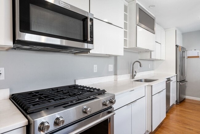 Photo - 353 Sumner St Unit 2