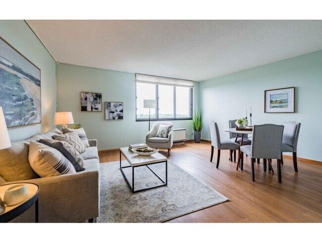 Building Photo - Spacious one-bedroom, one-bath condo in a ... Unit 909